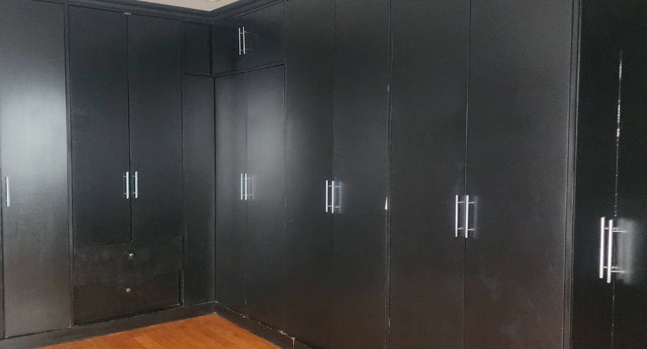 For rent and for sale 3 bedrooms condo in Sathon, Bangkok