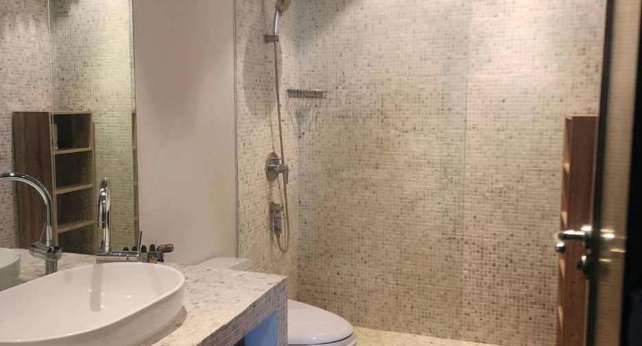 For rent and for sale 3 bedrooms condo in Sathon, Bangkok