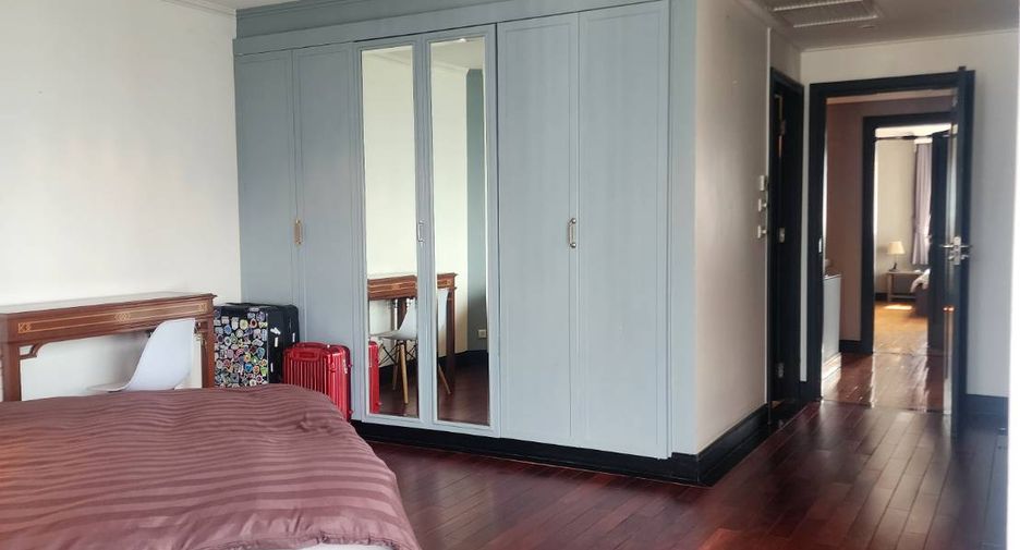For rent and for sale 3 bedrooms condo in Sathon, Bangkok