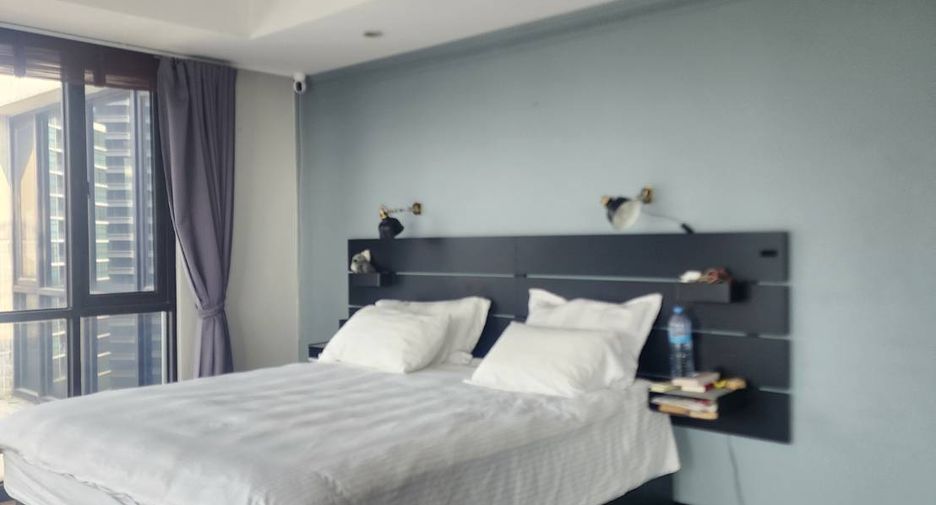 For rent and for sale 3 bedrooms condo in Sathon, Bangkok