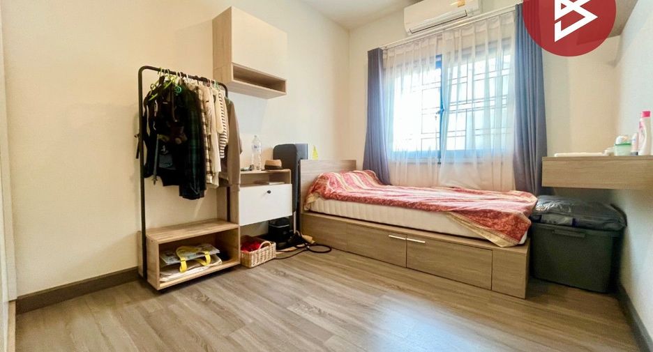 For sale 3 bedrooms townhouse in Phan Thong, Chonburi