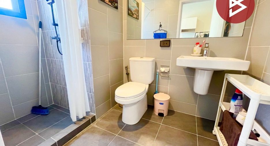 For sale 3 bedrooms townhouse in Phan Thong, Chonburi