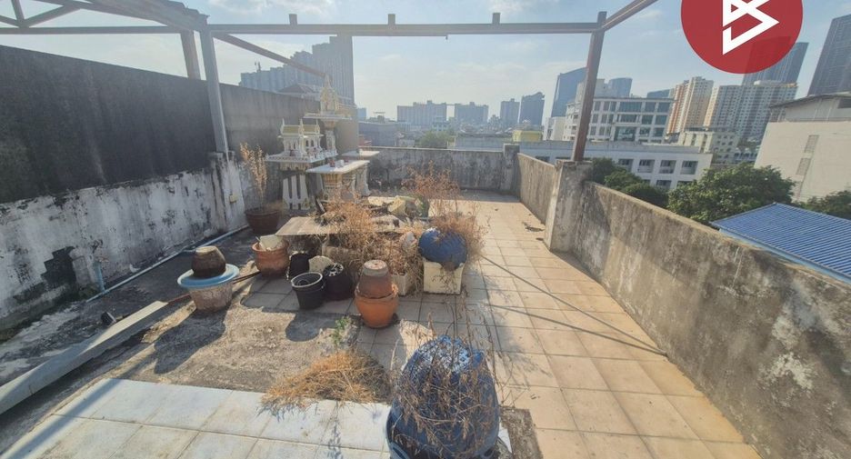 For sale 5 bedrooms retail Space in Bang Na, Bangkok