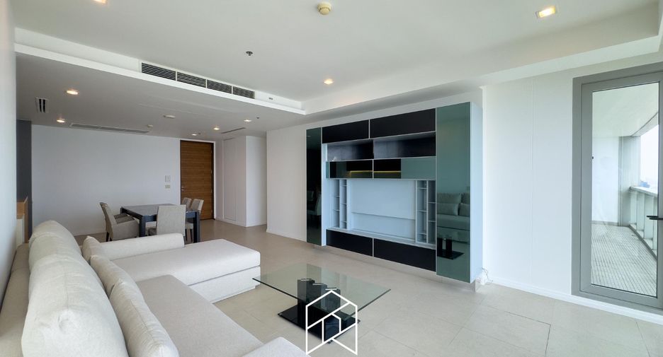 For rent 2 bedrooms condo in Sathon, Bangkok