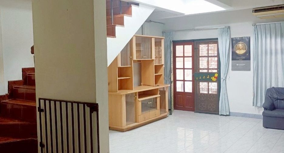 Reihenhaus zum Kauf mit 3 Zimmer in Mueang Chon Buri, Chonburi