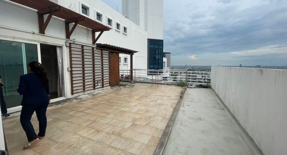 For sale 5 bedrooms condo in Bang Na, Bangkok