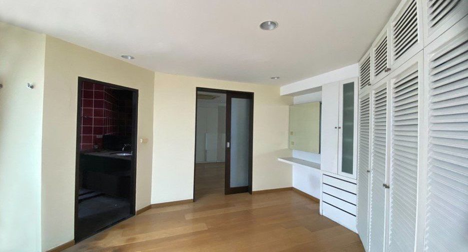 For sale 5 bedrooms condo in Bang Na, Bangkok