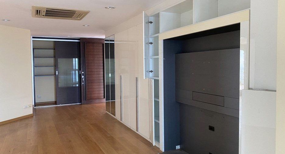 For sale 5 bedrooms condo in Bang Na, Bangkok
