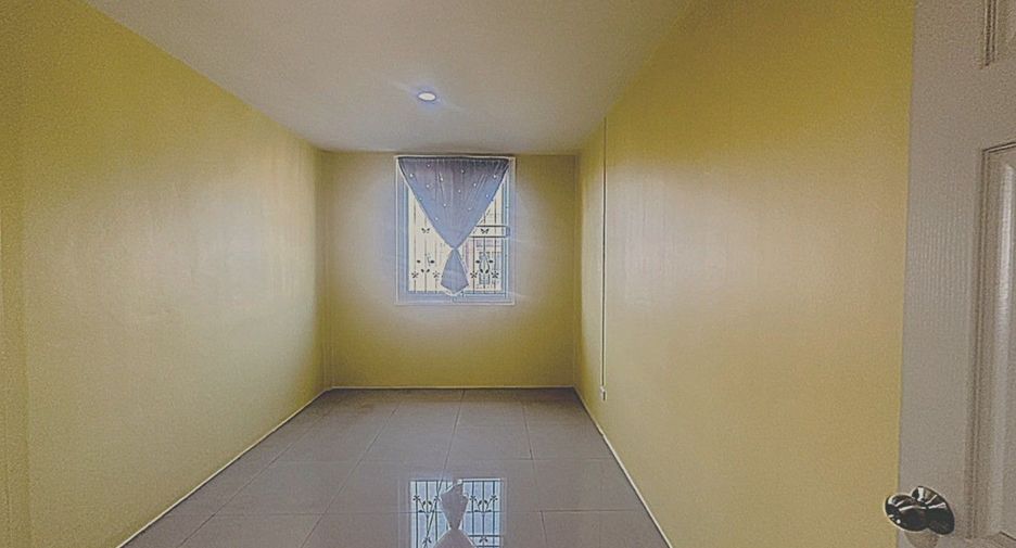 Reihenhaus zum Kauf mit 3 Zimmer in Mueang Nakhon Pathom, Nakhon Pathom