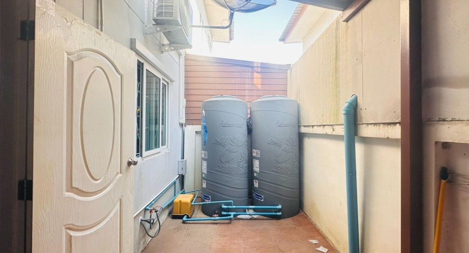 Reihenhaus zum Kauf mit 3 Zimmer in Mueang Nakhon Pathom, Nakhon Pathom