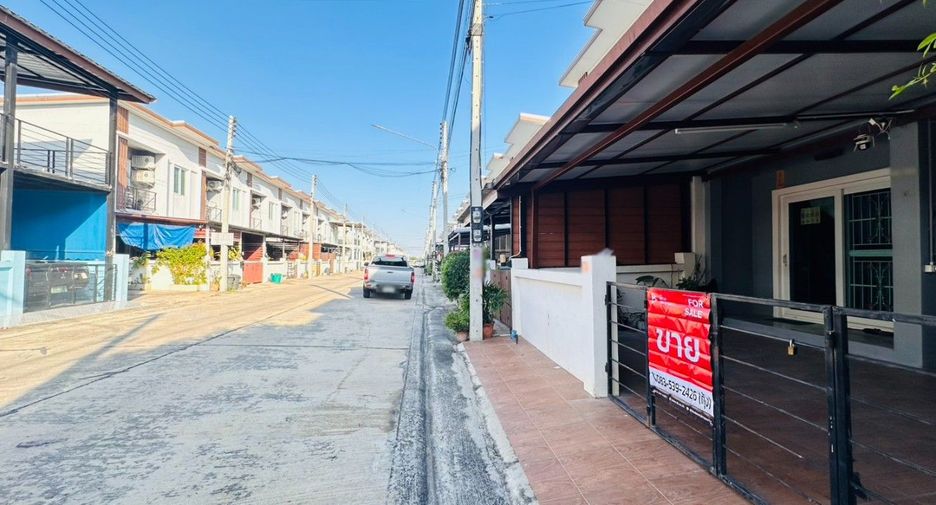 Reihenhaus zum Kauf mit 3 Zimmer in Mueang Nakhon Pathom, Nakhon Pathom
