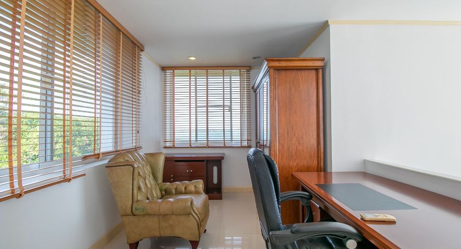 For sale 3 bedrooms condo in Klaeng, Rayong