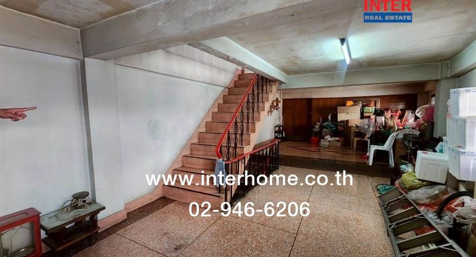 For sale 3 bedrooms retail Space in Yan Nawa, Bangkok