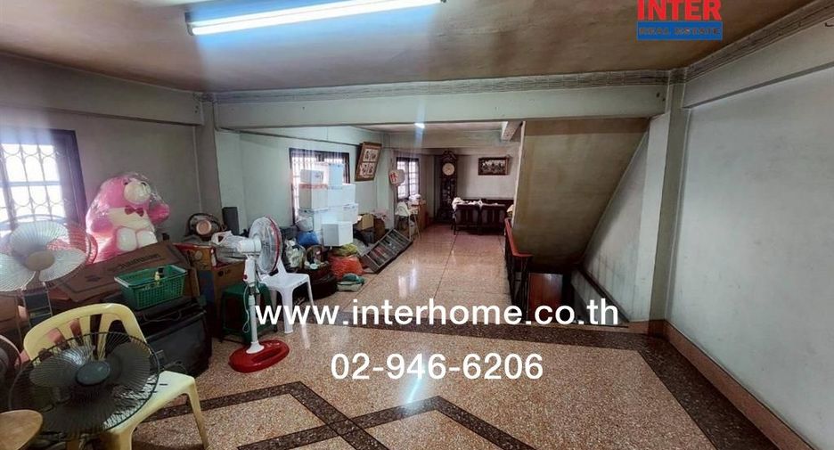 For sale 3 bedrooms retail Space in Yan Nawa, Bangkok