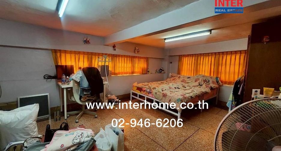 For sale 3 bedrooms retail Space in Yan Nawa, Bangkok
