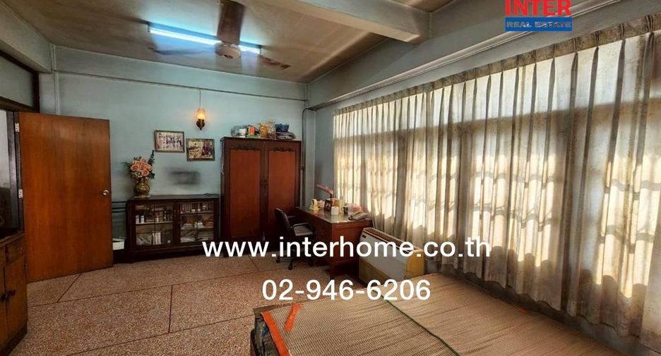 For sale 3 bedrooms retail Space in Yan Nawa, Bangkok