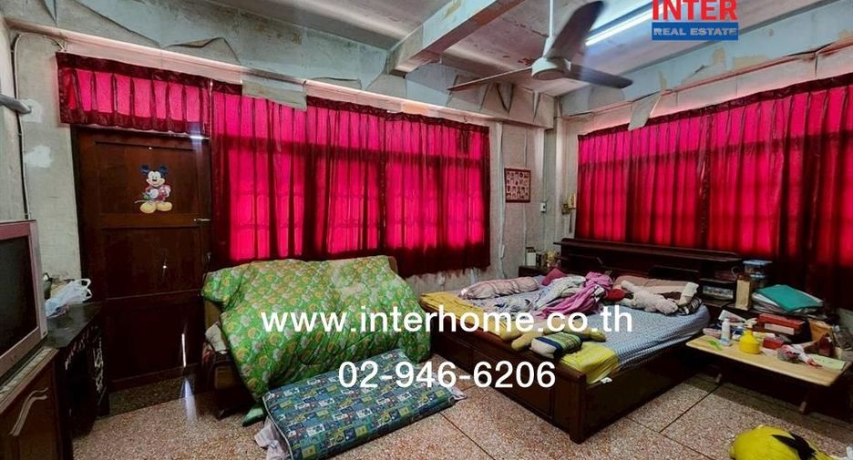 For sale 3 bedrooms retail Space in Yan Nawa, Bangkok