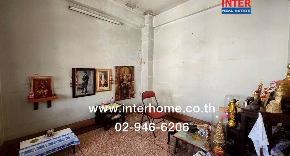 For sale 3 bedrooms retail Space in Yan Nawa, Bangkok