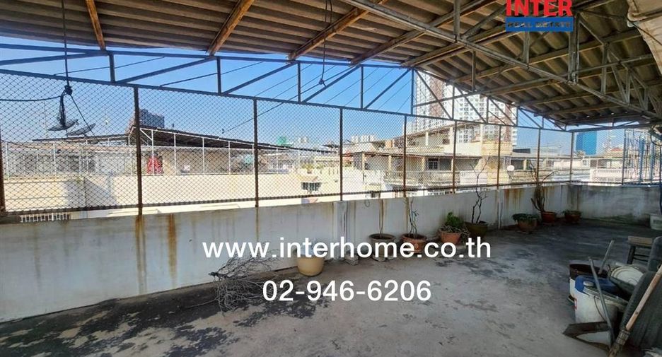For sale 3 bedrooms retail Space in Yan Nawa, Bangkok