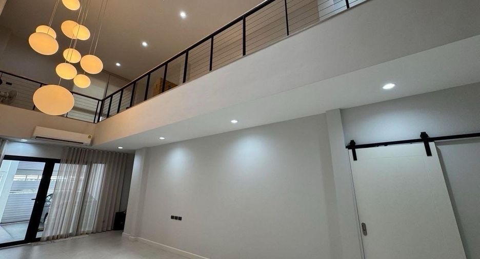 For rent 3 bedrooms house in Wang Thonglang, Bangkok