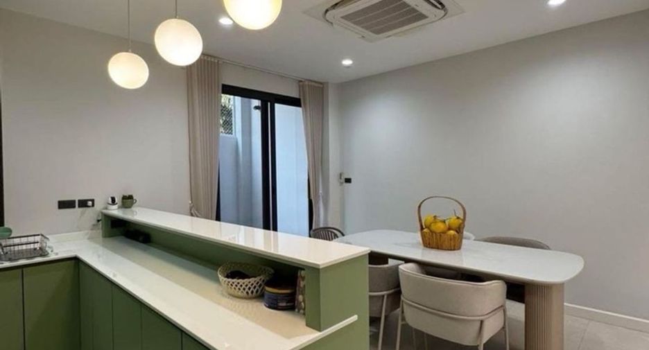 For rent 3 bedrooms house in Wang Thonglang, Bangkok