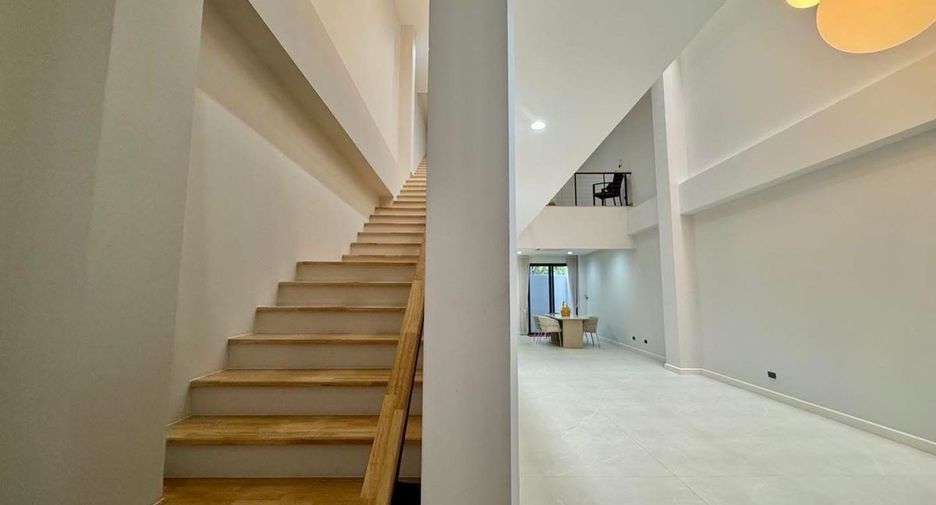 For rent 3 bedrooms house in Wang Thonglang, Bangkok
