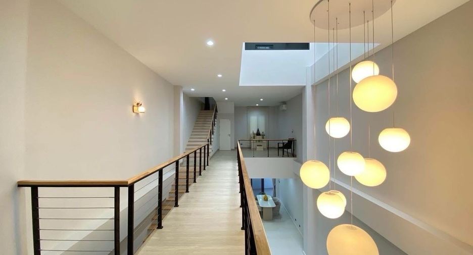 For rent 3 bedrooms house in Wang Thonglang, Bangkok