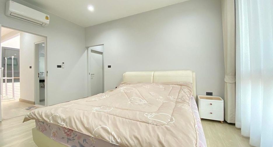For rent 3 bedrooms house in Wang Thonglang, Bangkok