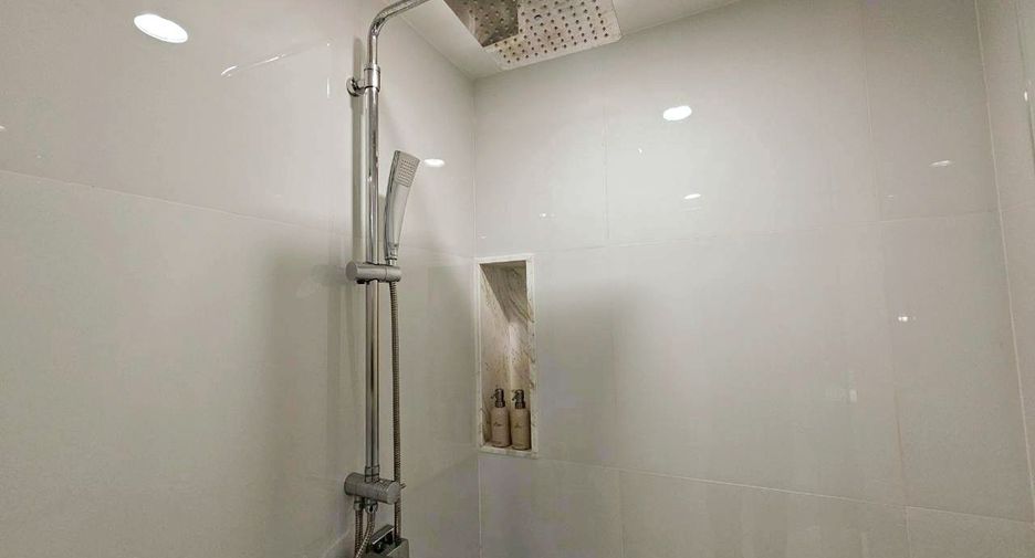 For rent 2 ベッドルーム serviced apartment in Bang Rak, Bangkok