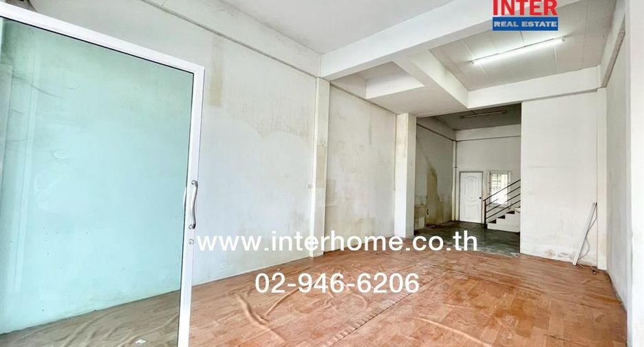 Gewerbefläche zum Kauf mit 3 Zimmer in Lam Luk Ka, Pathum Thani