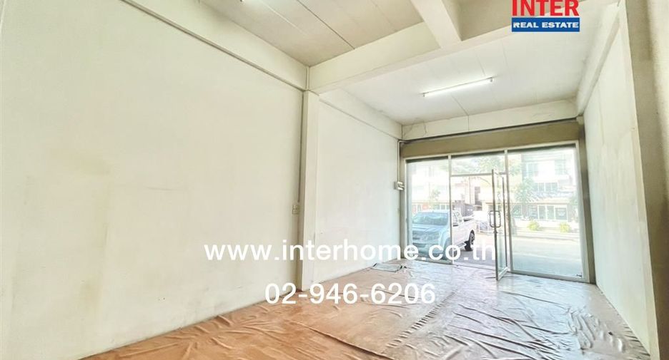 Gewerbefläche zum Kauf mit 3 Zimmer in Lam Luk Ka, Pathum Thani