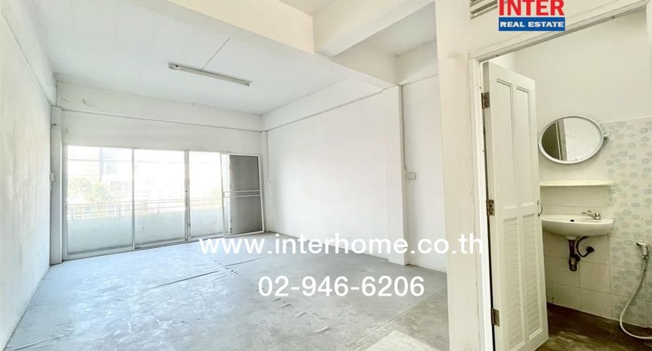Gewerbefläche zum Kauf mit 3 Zimmer in Lam Luk Ka, Pathum Thani