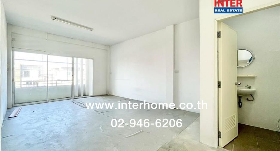 Gewerbefläche zum Kauf mit 3 Zimmer in Lam Luk Ka, Pathum Thani