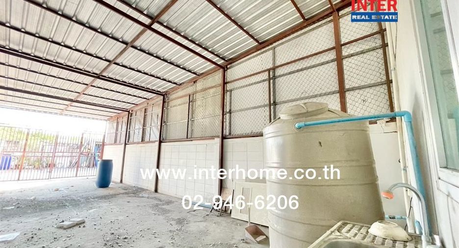 Gewerbefläche zum Kauf mit 3 Zimmer in Lam Luk Ka, Pathum Thani