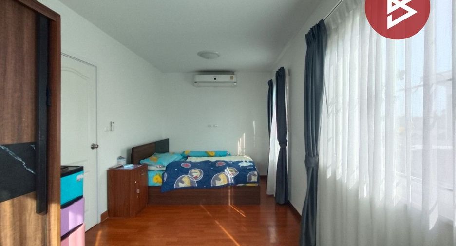 For sale 4 bedrooms house in Krathum Baen, Samut Sakhon