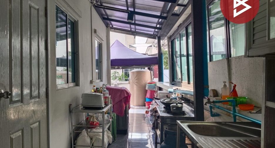 For sale 4 bedrooms house in Krathum Baen, Samut Sakhon