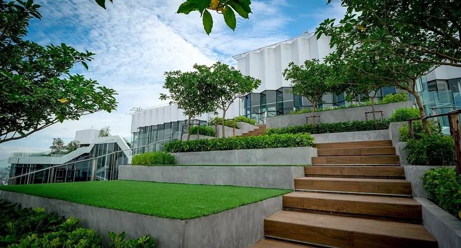 For rent 2 bedrooms condo in Khlong Toei, Bangkok