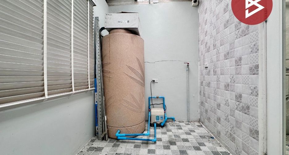 For sale 4 bedrooms townhouse in Prawet, Bangkok