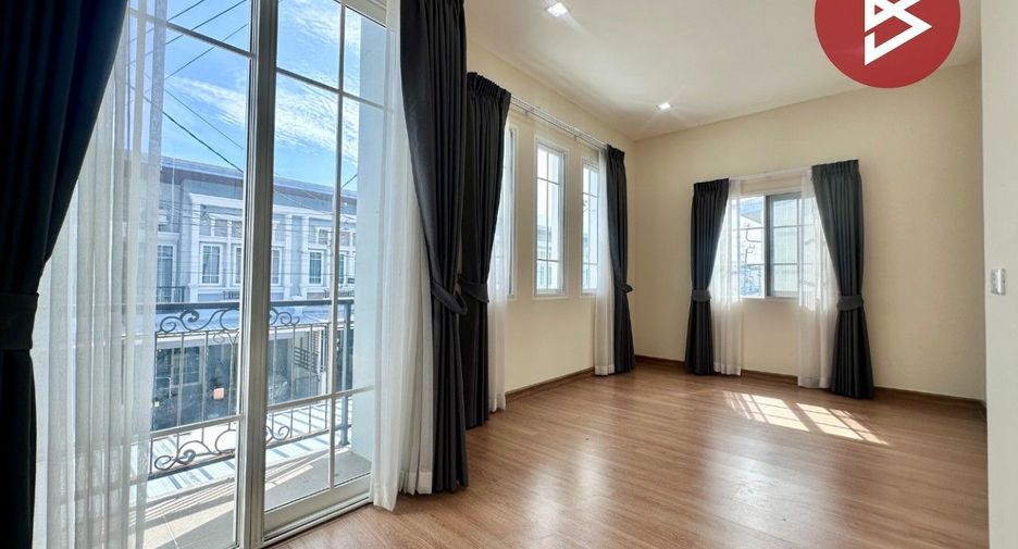 For sale 4 bedrooms townhouse in Prawet, Bangkok