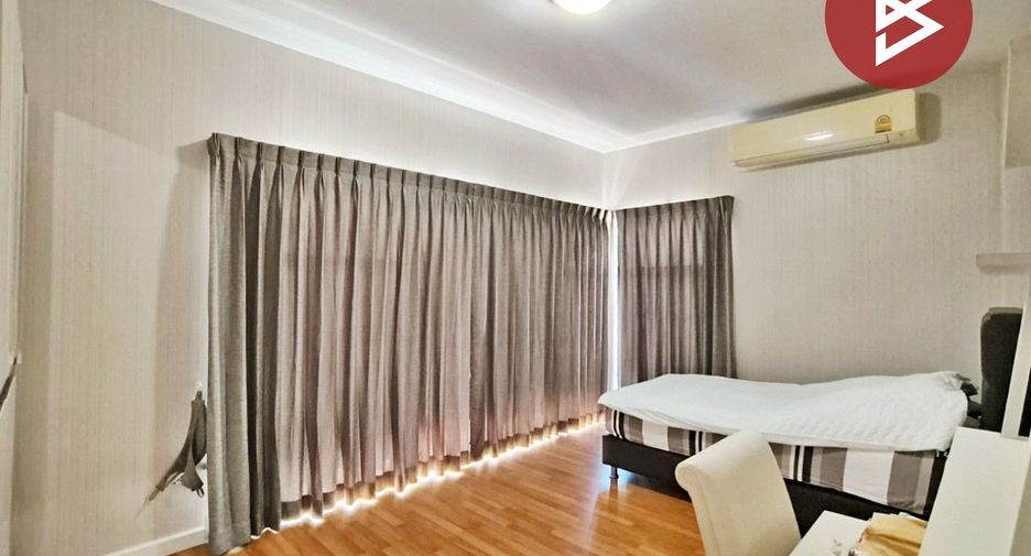 For sale 3 bedrooms house in Mueang Pathum Thani, Pathum Thani