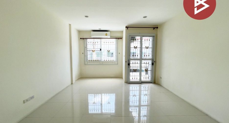 For sale 2 bedrooms townhouse in Mueang Chon Buri, Chonburi