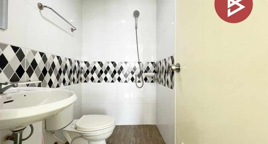 For sale 2 bedrooms townhouse in Mueang Chon Buri, Chonburi
