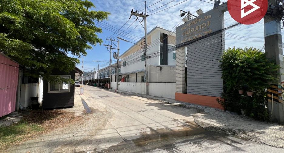 For sale 2 bedrooms townhouse in Mueang Chon Buri, Chonburi