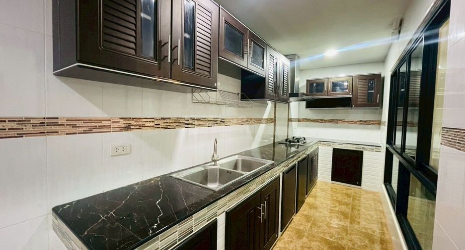 For sale 3 ベッドルーム house in Thanyaburi, Pathum Thani