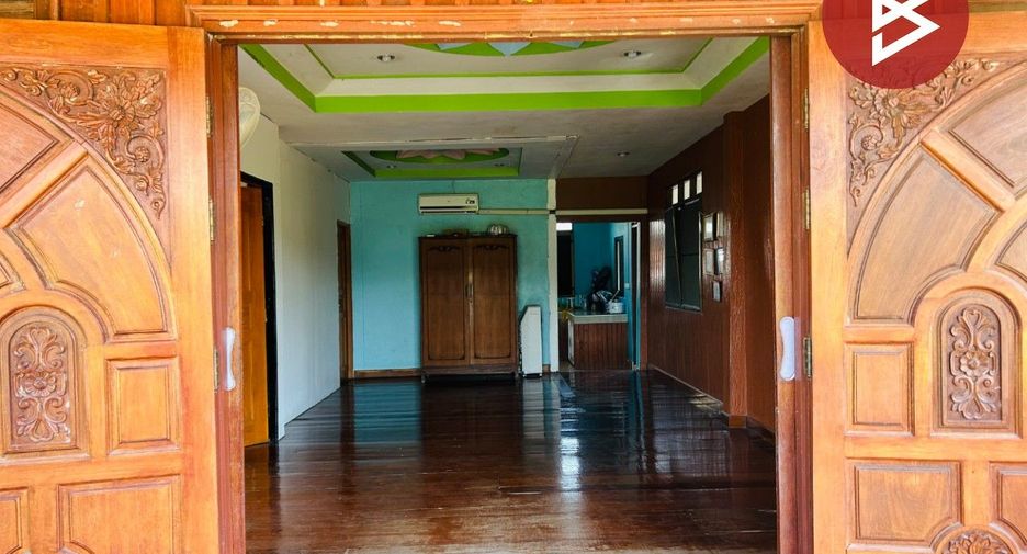 À vendre 2 chambres maison à Mueang Uthai Thani, Uthai Thani
