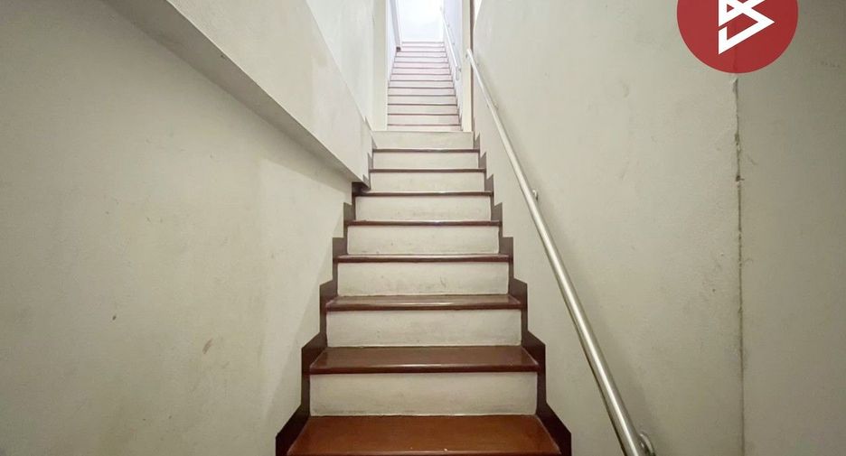 Casa adosada en venta de 4 habitaciones en Bang Kruai, Nonthaburi