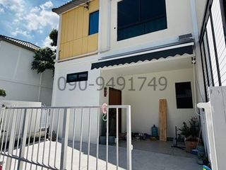 For rent 3 bedrooms townhouse in Bang Khen, Bangkok