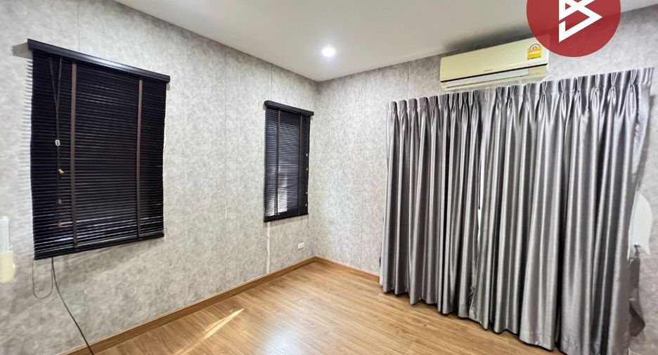 Haus zum Kauf mit 4 Zimmer in Pak Kret, Nonthaburi