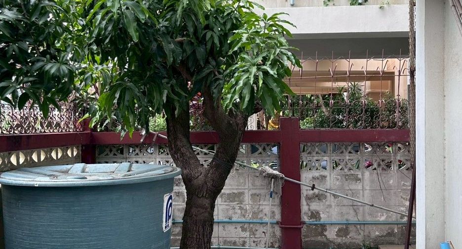 For sale 10 bedrooms house in Wang Thonglang, Bangkok