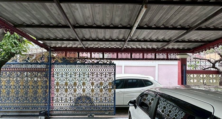 For sale 10 bedrooms house in Wang Thonglang, Bangkok